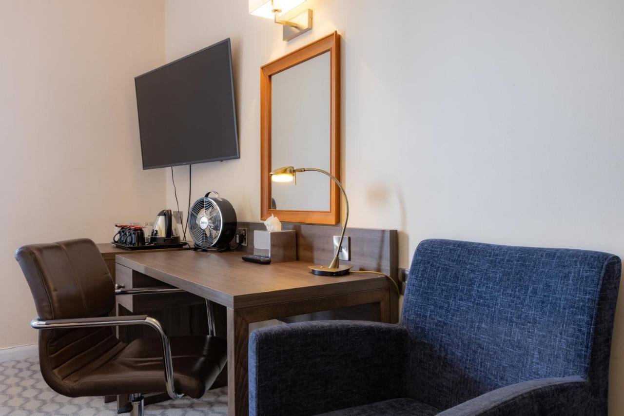 Avisford Park Hotel Аръндел Екстериор снимка
